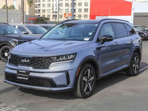 Certified 2023 Kia Sorento S w/ Panoramic Sunroof Package image 5