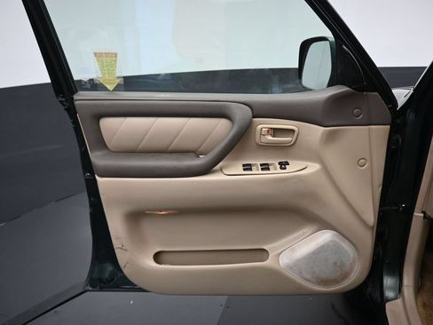 Used 2004 Toyota Land Cruiser AWD/4WD image 9