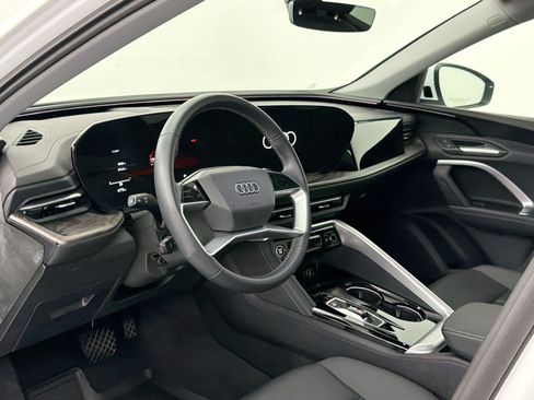 Certified 2025 Audi Q5 Premium w/ Convenience Package AWD/4WD image 4