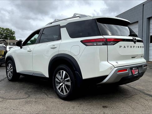 Certified 2024 Nissan Pathfinder SL AWD/4WD image 3