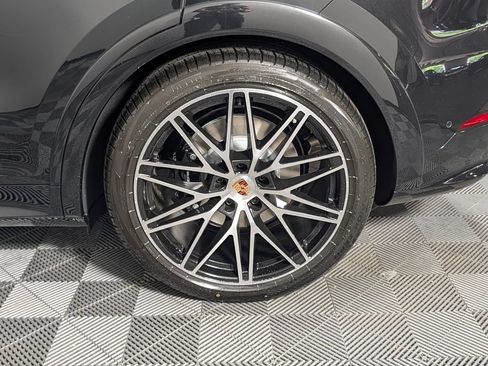 New 2026 Porsche Cayenne GTS AWD/4WD image 12
