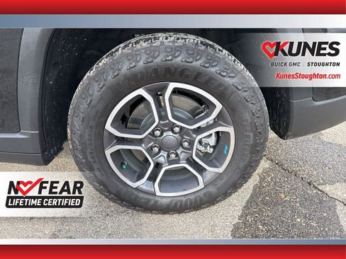 Used 2023 Jeep Grand Cherokee Trailhawk w/ Luxury Tech Group III image 18