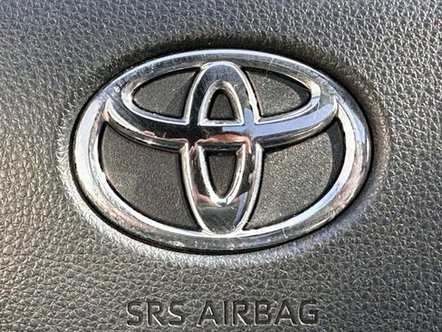 Used 2024 Toyota Highlander XSE image 25