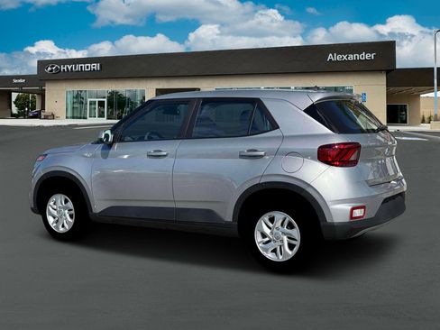 New 2026 Hyundai Venue SE image 4