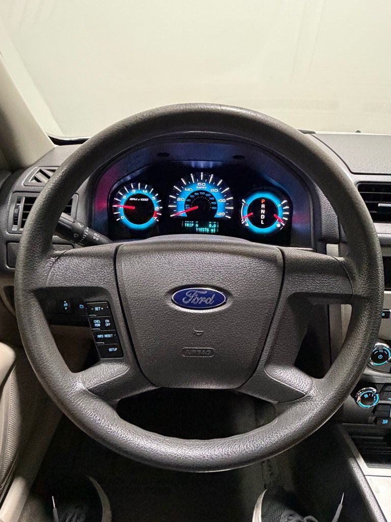 Used 2011 Ford Fusion S FWD image 15