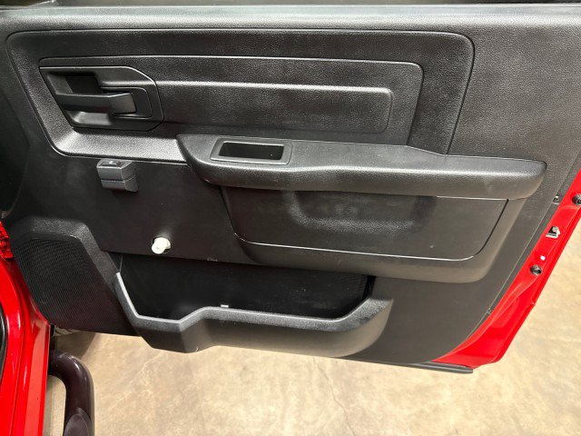 Used 2020 RAM 3500 Tradesman w/ Chrome Appearance Group RWD image 17