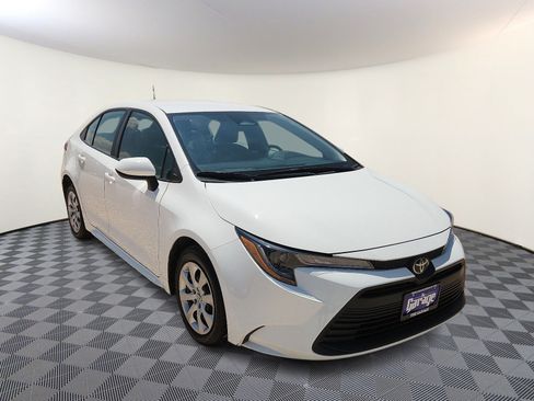 Used 2025 Toyota Corolla LE FWD image 6