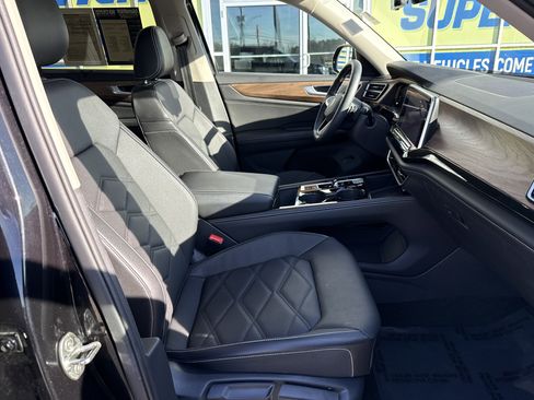 Used 2024 Volkswagen Atlas SE w/ Black Wheel Package image 33