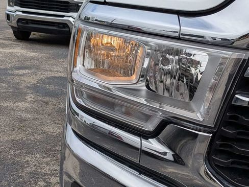 Used 2024 RAM 2500 Big Horn AWD/4WD image 9