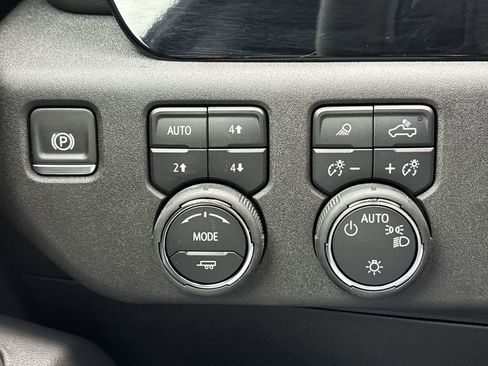 New 2025 Chevrolet Silverado 1500 LT image 36