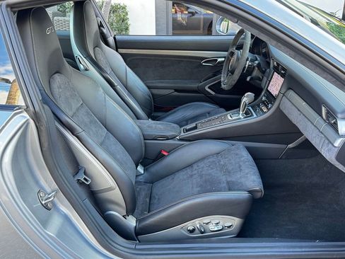 Used 2018 Porsche 911 GT3 image 33