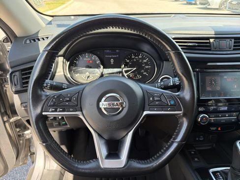 Used 2019 Nissan Rogue SV w/ Premium Package FWD image 33