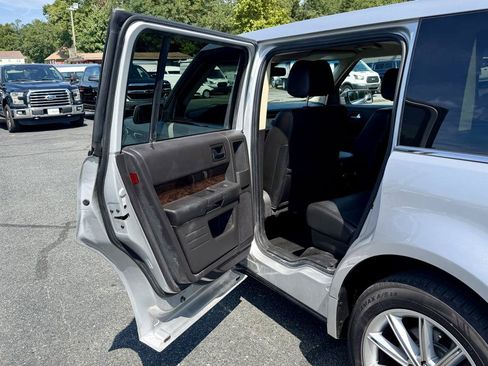 Used 2019 Ford Flex Limited AWD/4WD image 18