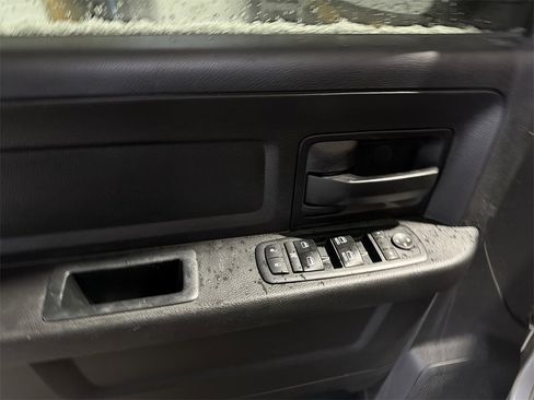 Used 2017 RAM 1500 Express image 16