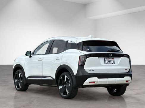 Used 2025 Nissan Kicks SR w/ SR Premium Package FWD image 4