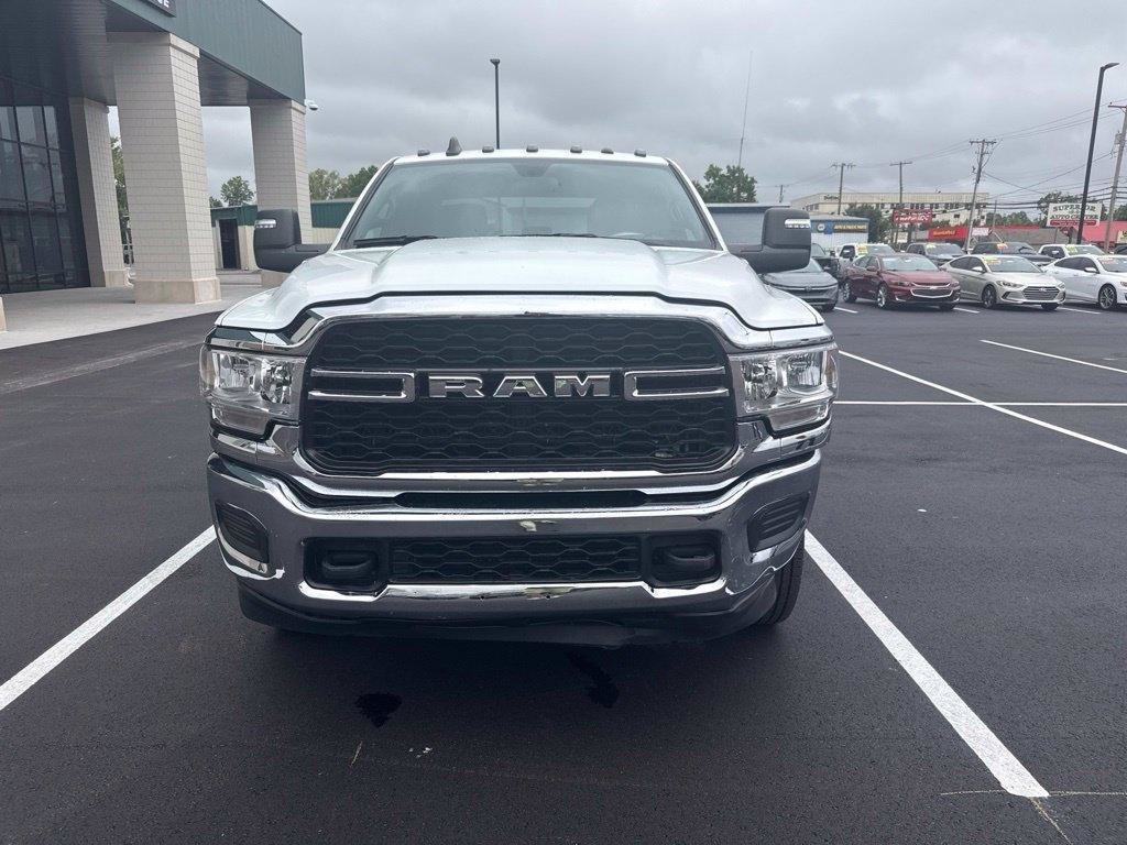 Used 2024 RAM 3500 Tradesman w/ Chrome Appearance Group AWD/4WD image 2