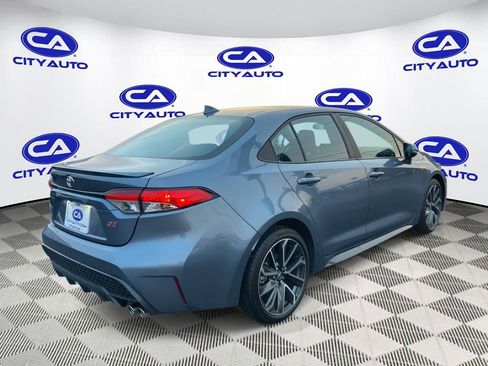 Used 2022 Toyota Corolla SE image 3