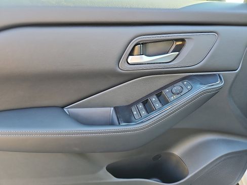 New 2026 Nissan Rogue SV image 9