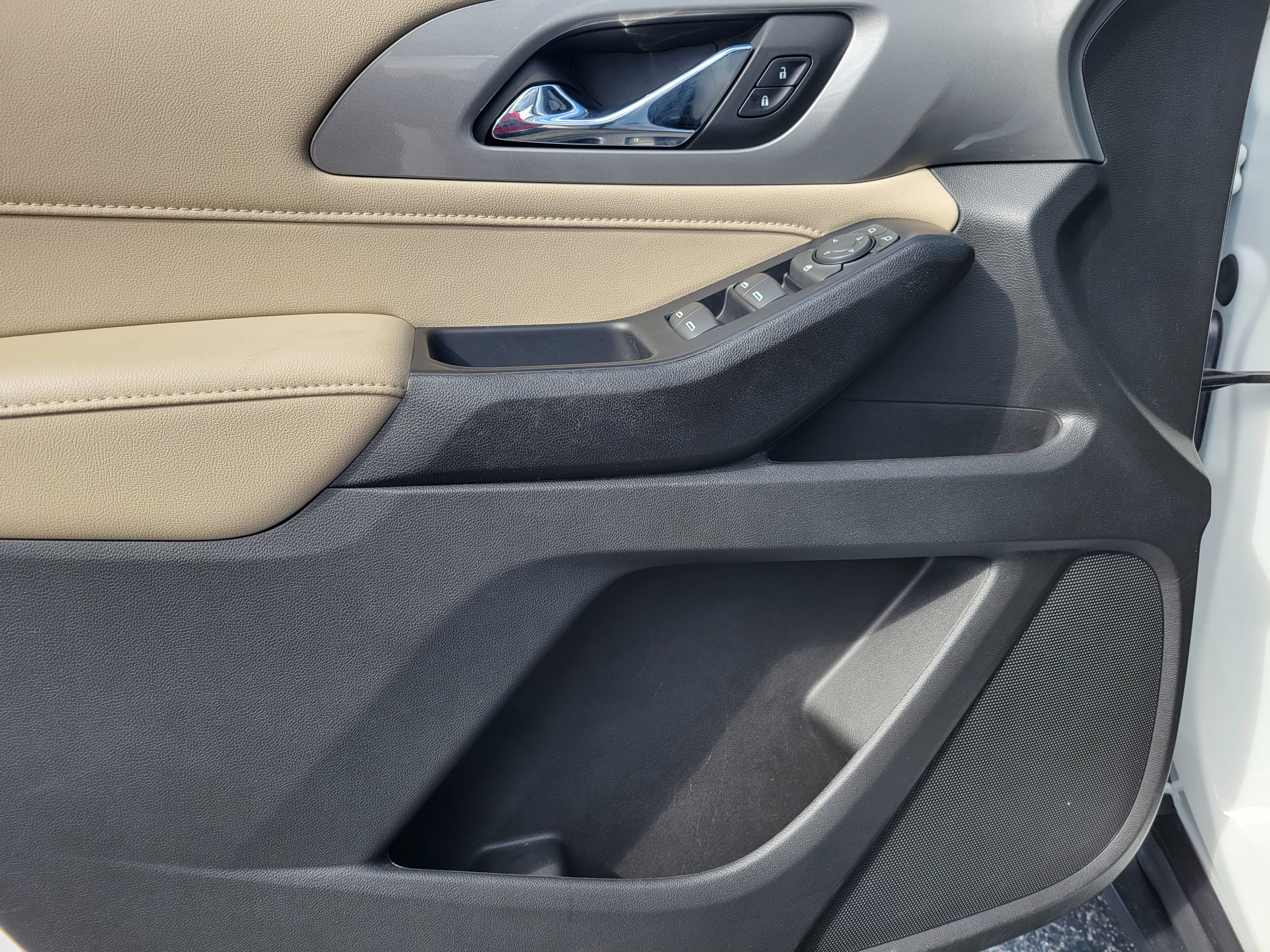 Certified 2023 Chevrolet Traverse LS FWD image 23