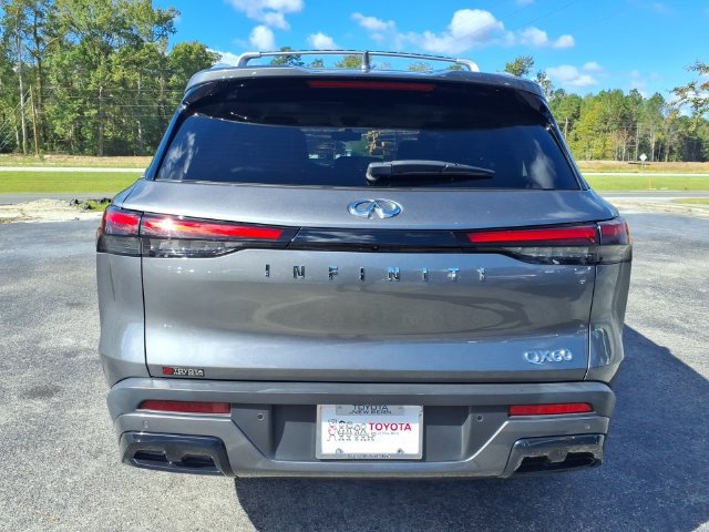 Used 2024 INFINITI QX60 Luxe w/ Vision Package FWD image 2