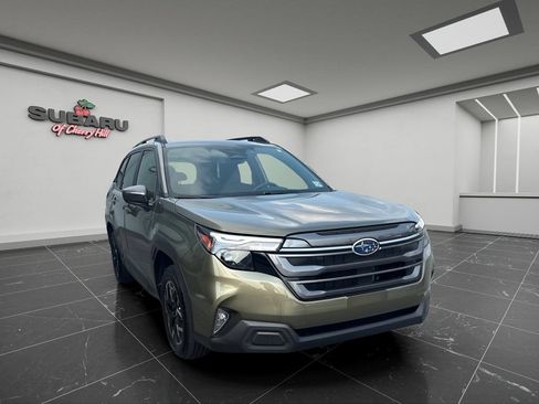 Certified 2025 Subaru Forester Premium w/ Convenience Package #1 AWD/4WD image 2