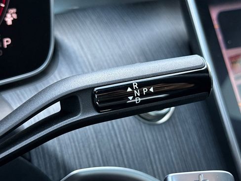 Used 2025 Mercedes-Benz C 300 Sedan image 20