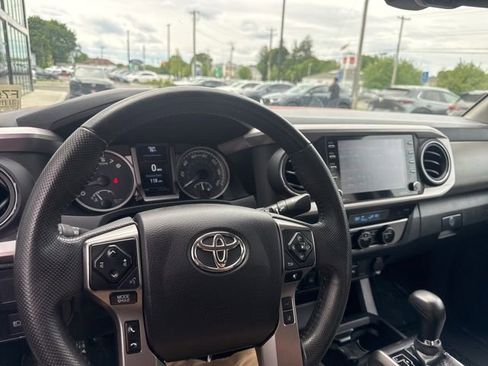 Used 2022 Toyota Tacoma SR5 AWD/4WD image 20