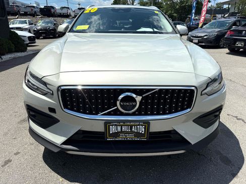Used 2020 Volvo V60 T5 Cross Country image 9