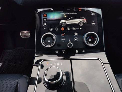 Used 2019 Land Rover Range Rover Velar R-Dynamic SE image 4