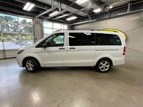 Used 2016 Mercedes-Benz Metris Passenger w/ Driver Efficiency Package image 2