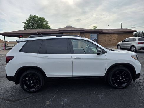 Used 2025 Honda Passport Black Edition image 9