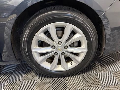 Used 2020 Chevrolet Malibu LT FWD image 40