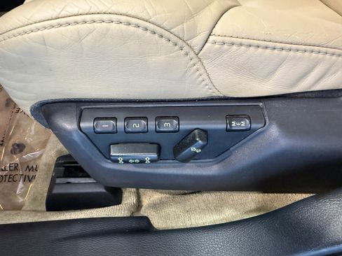 Used 2005 Volvo V70 R image 40