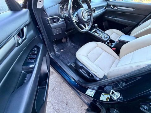 Used 2017 MAZDA CX-5 Touring w/ Preferred Equipment Package AWD/4WD image 10