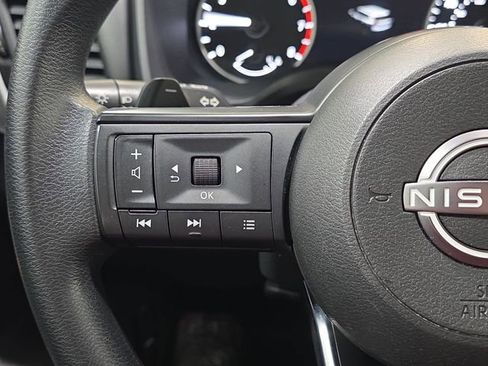 Used 2023 Nissan Rogue S AWD/4WD image 16