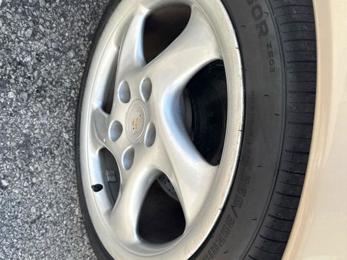 Used 2000 Porsche 911 Carrera RWD image 37
