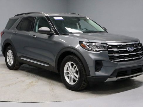 Certified 2025 Ford Explorer Active image 1