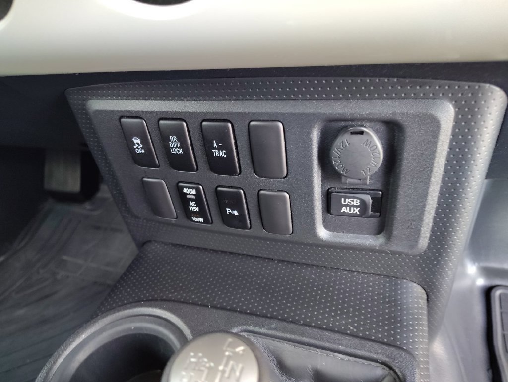 Used 2012 Toyota FJ Cruiser 4WD w/ Upgrade Pkg image 25