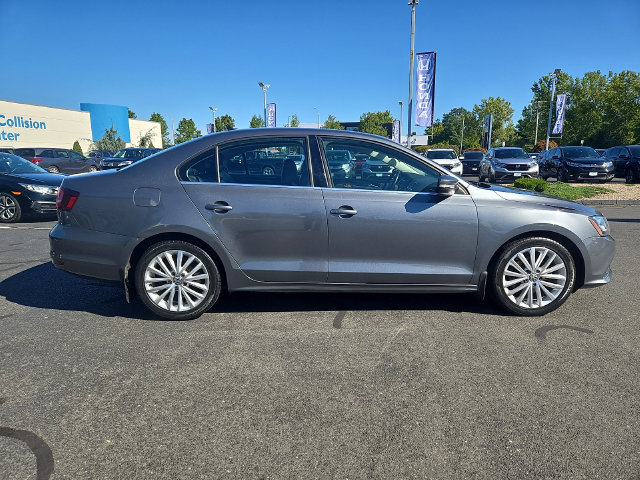 Used 2016 Volkswagen Jetta SEL w/ Lighting Package FWD image 7