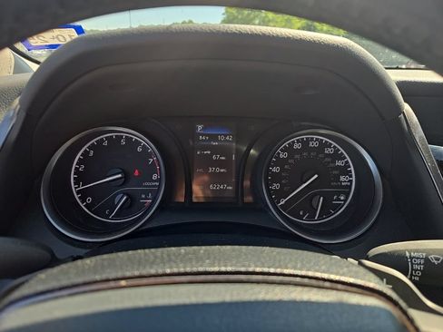 Used 2024 Toyota Camry SE FWD image 7