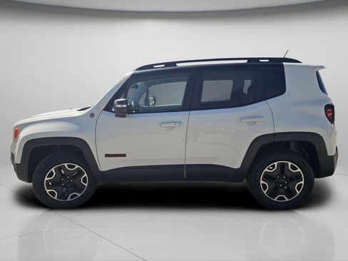 Used 2017 Jeep Renegade Trailhawk image 19