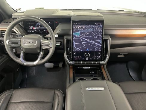 Used 2025 GMC Yukon XL Denali image 13