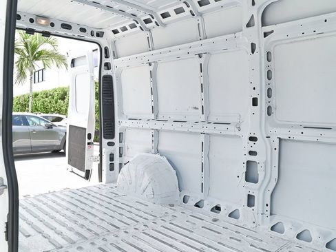 Used 2023 RAM ProMaster 2500 FWD image 14