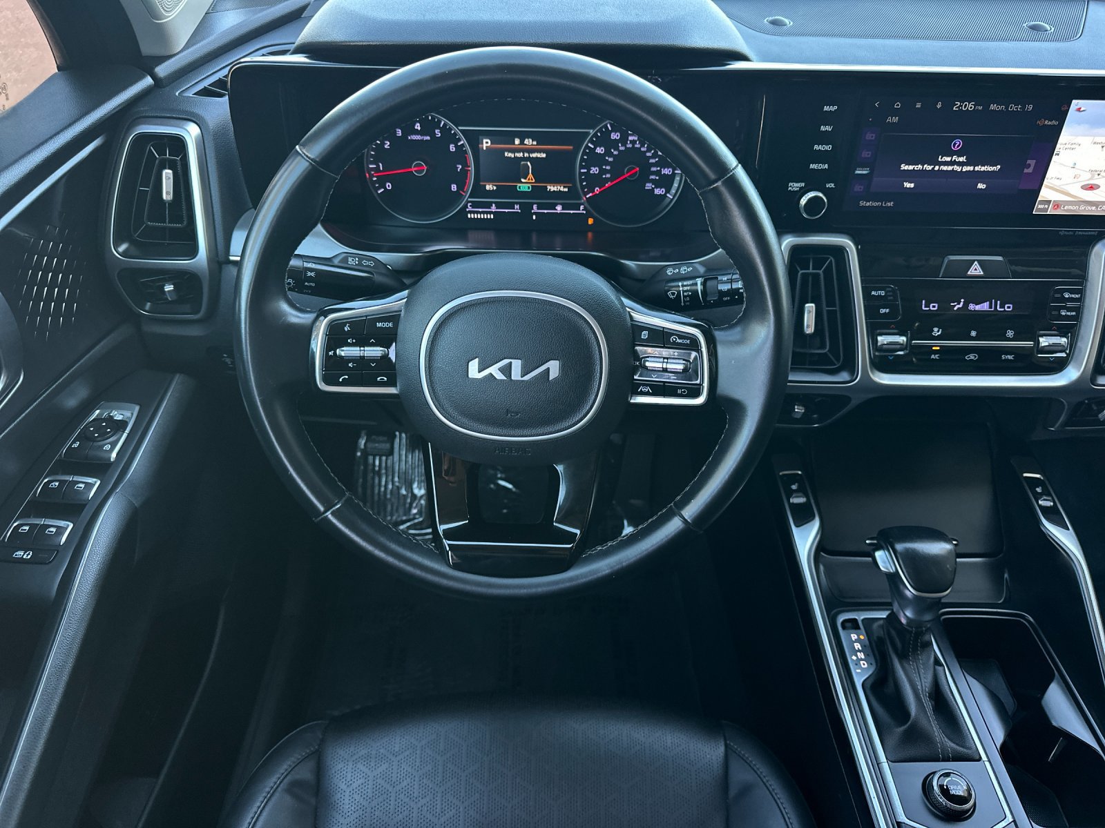 Used 2022 Kia Sorento S w/ Panoramic Sunroof Package FWD image 13