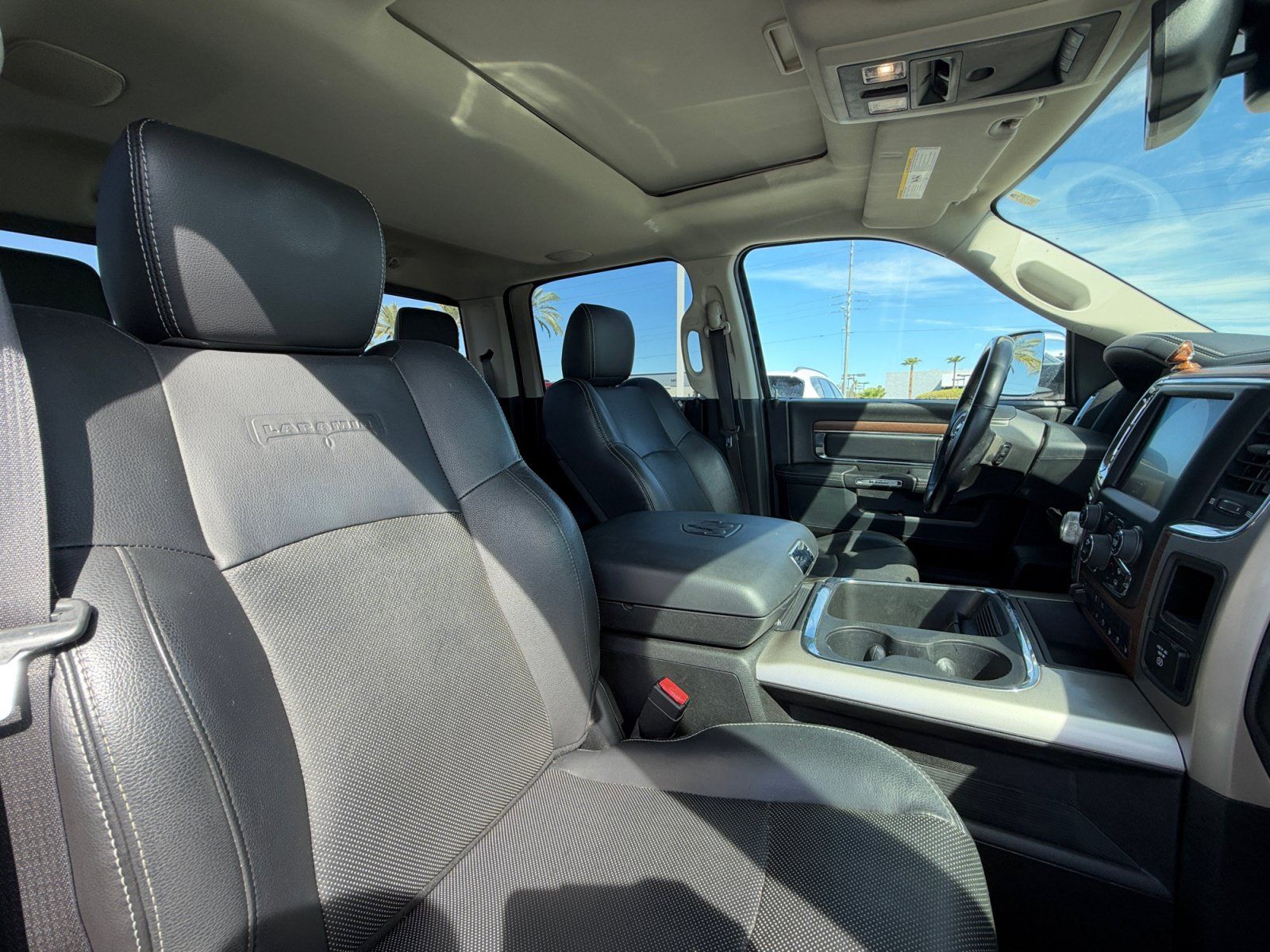 Used 2016 RAM 1500 Laramie w/ Convenience Group AWD/4WD image 19