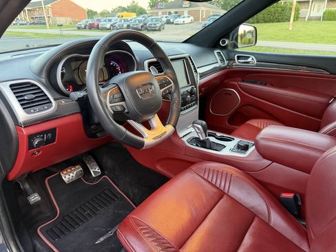 Used 2018 Jeep Grand Cherokee Trackhawk AWD/4WD image 16