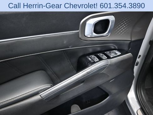 Used 2023 Kia Sorento SX AWD/4WD image 11