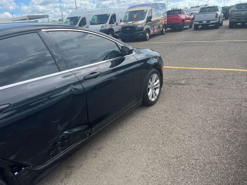 Used 2016 Chrysler 200 Limited FWD image 15