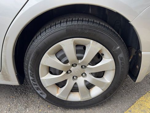 Used 2011 Subaru Impreza 2.5i AWD/4WD image 10