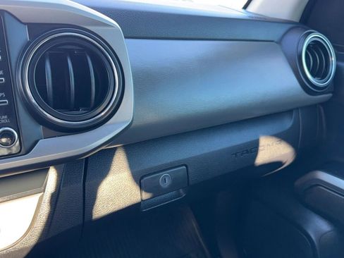 Used 2020 Toyota Tacoma SR5 image 21